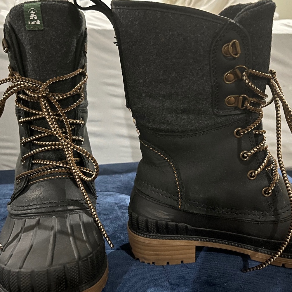 kamik’s size 6 new snowboots
